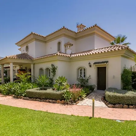 Golden Mile Close To * 马尔韦利亚