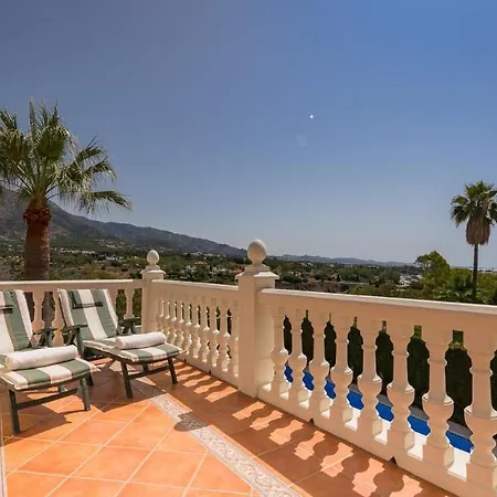 Villa Golden Mile Close To *