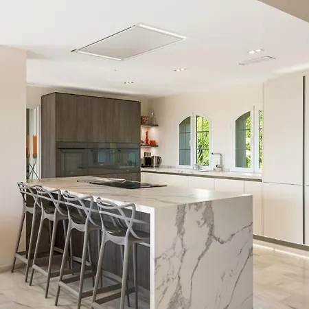 Golden Mile Close To فيلة