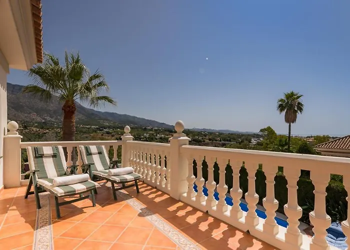 Villa Golden Mile Close To *