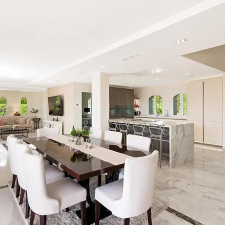 Golden Mile Close To * Μαρμπέλλα